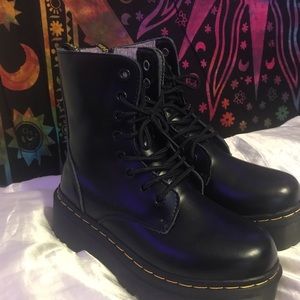FAKE DR MARTENS